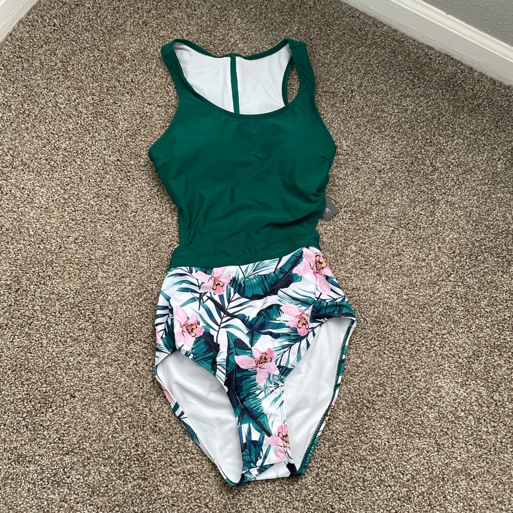 One piece, Amazon swim suit